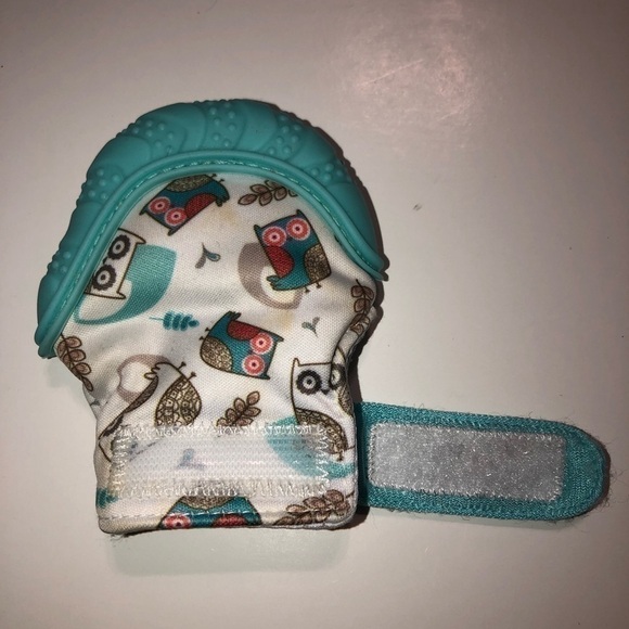 5/$10 Nuby owl teether mitten - Picture 7 of 8